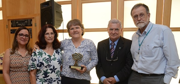 Duas médicas recebem o Prêmio de Atuação Feminina 2017 da APM/ABMM-SP