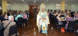 Sob aplausos, desfile da melhor idade encerra edição de 2015 do Chá com Cinema