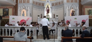 Música nos Hospitais: orquestra se apresenta na Capela da Santa Casa